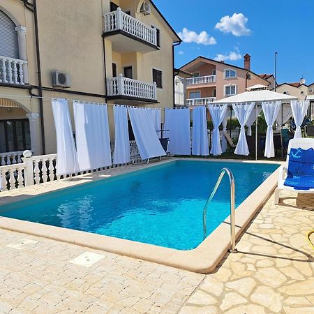 Casa Antonio With Swimming Pool Apartment Novigrad  ภายนอก รูปภาพ