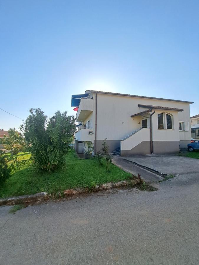 Casa Antonio With Swimming Pool Apartment Novigrad  ภายนอก รูปภาพ