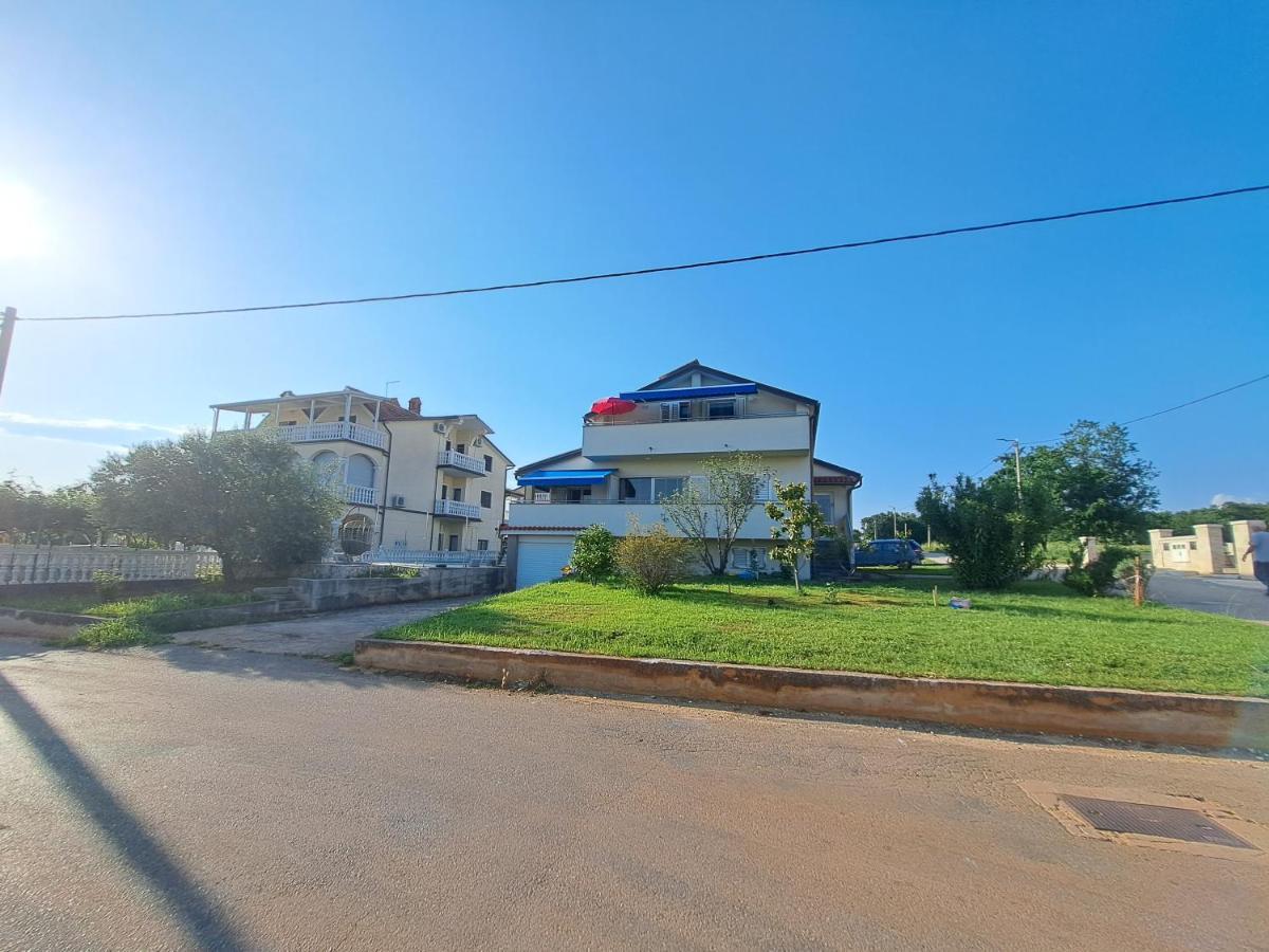 Casa Antonio With Swimming Pool Apartment Novigrad  ภายนอก รูปภาพ